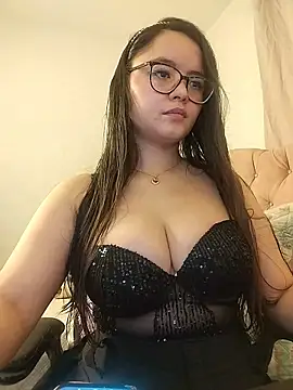 Snapshot of dannaparker chatting on 21, 12, 2025 dannaparker online show from 21, 12, 2025