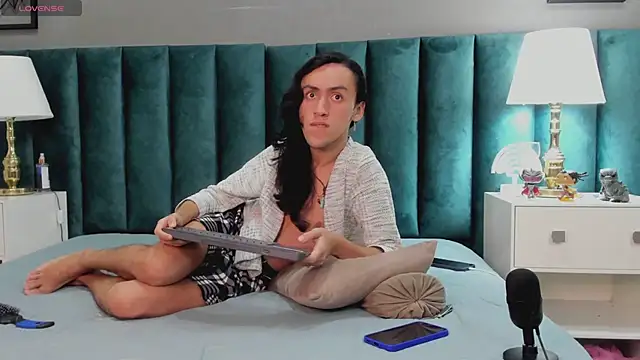 Karol fenixx online show from 24, 1, 2025