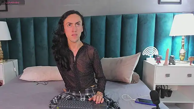 Karol fenixx online show from 7, 3, 2025