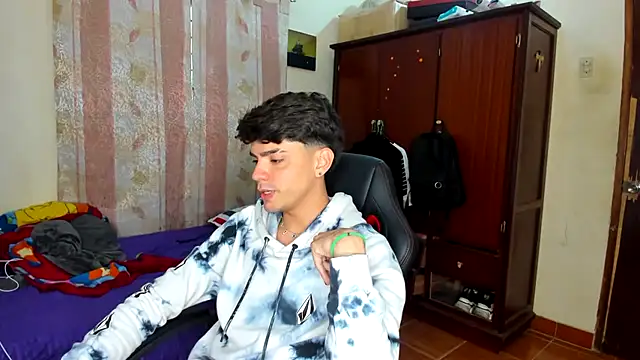 dylancrugerx online show from 2, 1, 2025