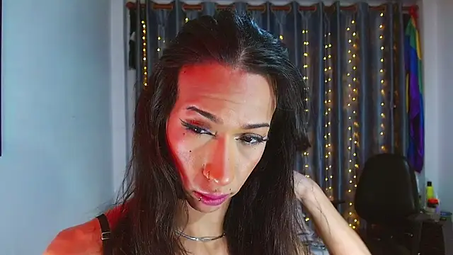 Kenisha Sweet online show from 13, 3, 2026