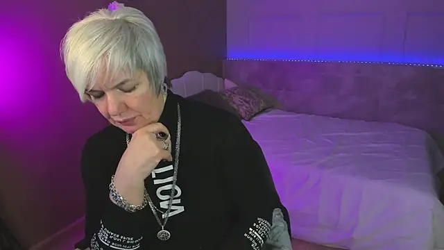 Snapshot of CarmenSoft chatting on 20, 10, 2025 CarmenSoft online show from 20, 10, 2025