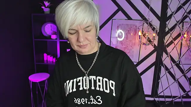 Snapshot of CarmenSoft chatting on 10, 11, 2025 CarmenSoft online show from 10, 11, 2025