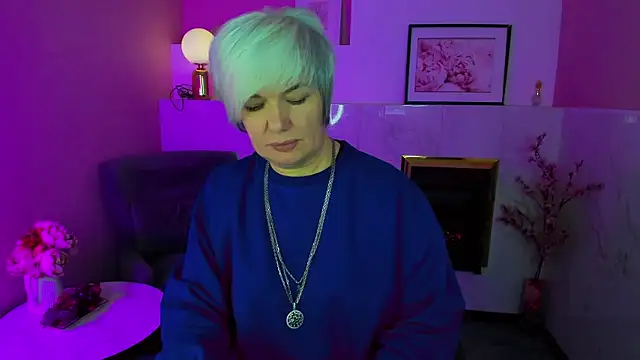 Snapshot of CarmenSoft chatting on 23, 11, 2025 CarmenSoft online show from 23, 11, 2025