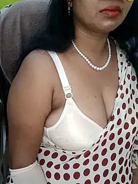 Snapshot of Anushka_21 chatting on 12, 10, 2025 Anushka 21 online show from 12, 10, 2025