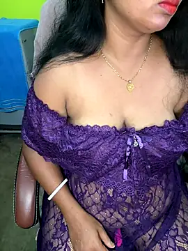 Snapshot of Anushka_21 chatting on 6, 11, 2025 Anushka 21 online show from 6, 11, 2025