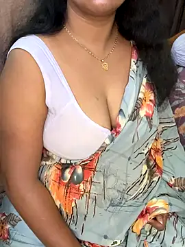 Snapshot of Anushka_21 chatting on 6, 11, 2025 Anushka 21 online show from 6, 11, 2025