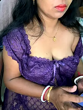 Snapshot of Anushka_21 chatting on 11, 11, 2025 Anushka 21 online show from 11, 11, 2025