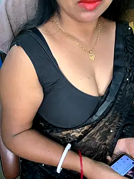 Snapshot of Anushka_21 chatting on 18, 11, 2025 Anushka 21 online show from 18, 11, 2025