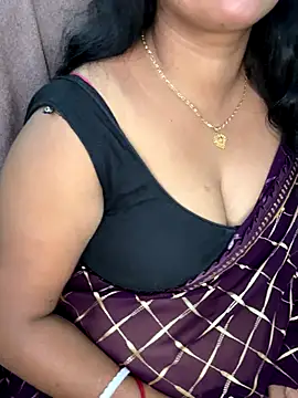 Snapshot of Anushka_21 chatting on 20, 11, 2025 Anushka 21 online show from 20, 11, 2025