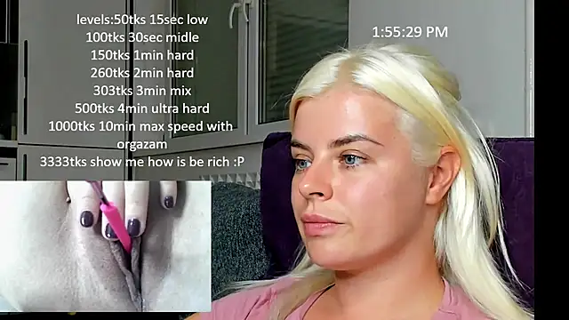 Snapshot of queenofthenighttt chatting on 12, 10, 2025 queenofthenighttt online show from 12, 10, 2025