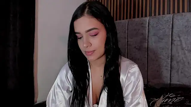 Hanna Risso online show from 17, 12, 2024