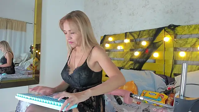 elena mature online show from 29, 10, 2025