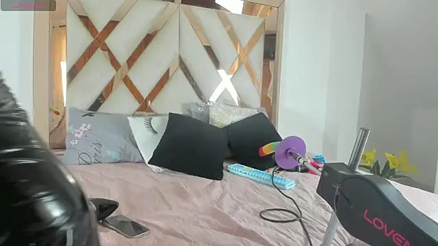 elena mature online show from 28, 2, 2026