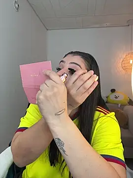 YummyAnna  online show from 7, 1, 2026