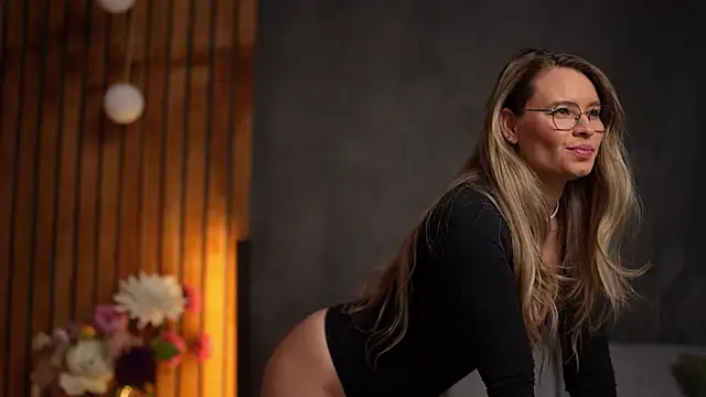 BrandyWhite online show from 4, 2, 2026