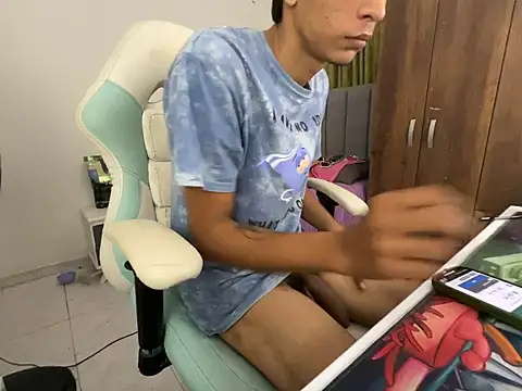 Snapshot of Max_TheHorseDick chatting on 8, 12, 2024 Max TheHorseDick online show from 8, 12, 2024