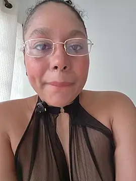 Snapshot of Electric_bae chatting on 18, 3, 2026 Electric bae online show from 18, 3, 2026