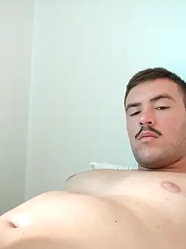 urielpereira online show from 4, 11, 2025