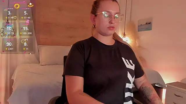 Snapshot of halaaa_1 chatting on 9, 10, 2025 halaaa 1 online show from 9, 10, 2025