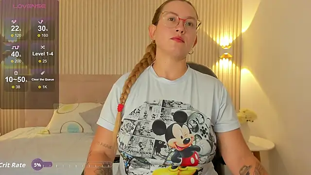 Snapshot of halaaa_1 chatting on 10, 10, 2025 halaaa 1 online show from 10, 10, 2025