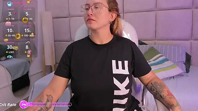 Snapshot of halaaa_1 chatting on 24, 10, 2025 halaaa 1 online show from 24, 10, 2025