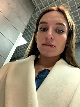 Snapshot of -AngelAri- chatting on 20, 11, 2025 -AngelAri- online show from 20, 11, 2025