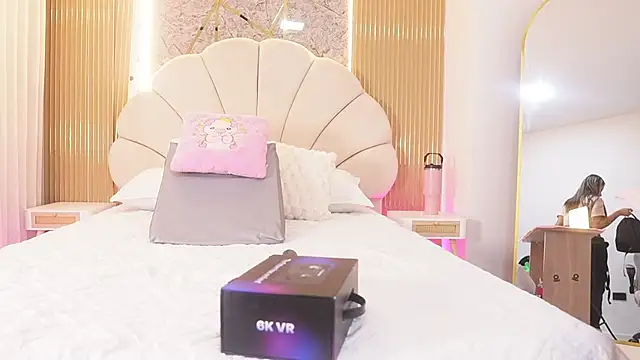 Snapshot of mssburbuja chatting on 12, 11, 2025 mssburbuja online show from 12, 11, 2025