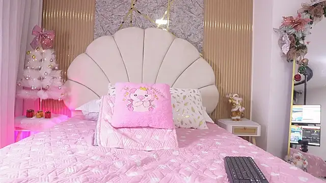 Snapshot of mssburbuja chatting on 21, 11, 2025 mssburbuja online show from 21, 11, 2025