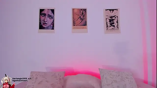 Snapshot of Moonlight1002 chatting on 12, 11, 2025 Moonlight1002 online show from 12, 11, 2025