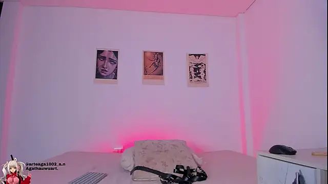 Snapshot of Moonlight1002 chatting on 13, 11, 2025 Moonlight1002 online show from 13, 11, 2025