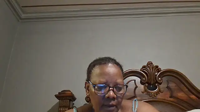 Snapshot of SEXYBOOBSNASS chatting on 4, 1, 2025 SEXYBOOBSNASS online show from 4, 1, 2025