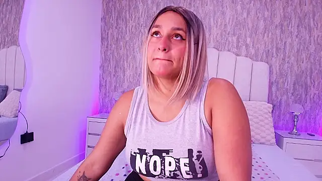 Snapshot of raven_lilith_ chatting on 5, 3, 2026 raven lilith online show from 5, 3, 2026