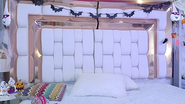 Snapshot of sexysistter chatting on 11, 10, 2025 sexysistter online show from 11, 10, 2025