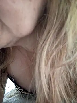 Snapshot of sua_sub_ chatting on 23, 11, 2025 sua sub online show from 23, 11, 2025