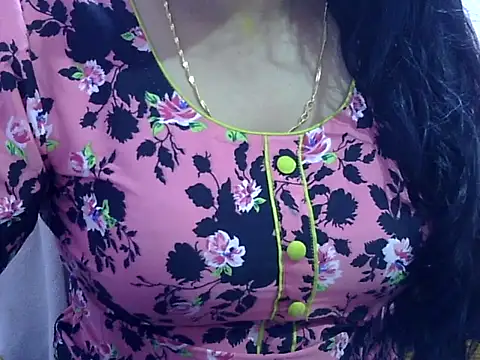 Snapshot of Your_wild_Dia chatting on 9, 10, 2025 Your wild Dia online show from 9, 10, 2025