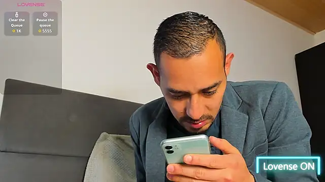 Snapshot of jhonyalzate2 chatting on 1, 3, 2026 jhonyalzate2 online show from 1, 3, 2026