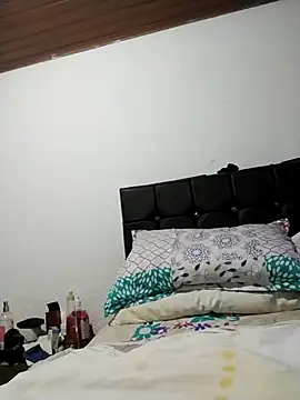 Vicky Rosse online show from 9, 10, 2025