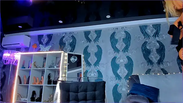 Snapshot of anneswhite chatting on 15, 1, 2026 anneswhite online show from 15, 1, 2026