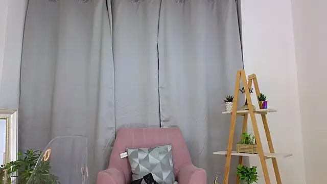 bella  adams online show from 26, 12, 2024