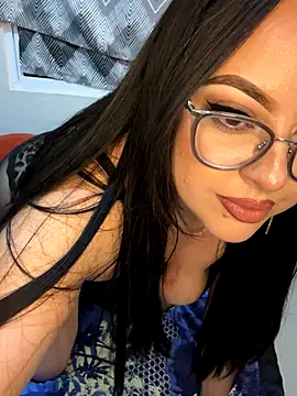 Snapshot of MileyGia chatting on 18, 10, 2025 MileyGia online show from 18, 10, 2025