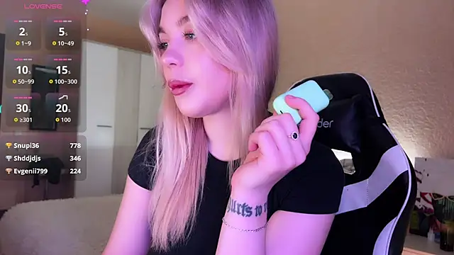 Snapshot of ariashaa chatting on 2, 11, 2025 ariashaa online show from 2, 11, 2025