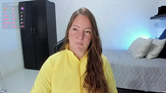 Snapshot of tamy_shine87 chatting on 26, 10, 2025 tamy shine87 online show from 26, 10, 2025