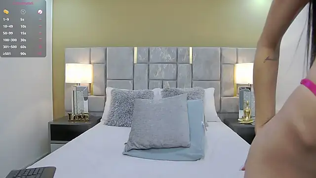 Snapshot of Little_Amarantha chatting on 23, 10, 2025 Little Amarantha online show from 23, 10, 2025