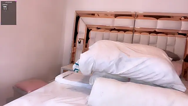 Snapshot of im_yours_01 chatting on 17, 3, 2025 im yours 01 online show from 17, 3, 2025