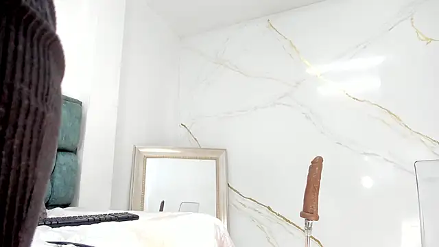 IsiisLovei online show from 15, 10, 2025