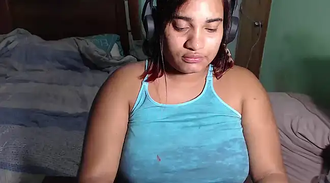 Snapshot of Hilarybunnyy chatting on 6, 3, 2025 Hilarybunnyy online show from 6, 3, 2025