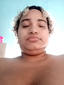 Snapshot of Hilarybunnyy chatting on 2, 2, 2026 Hilarybunnyy online show from 2, 2, 2026