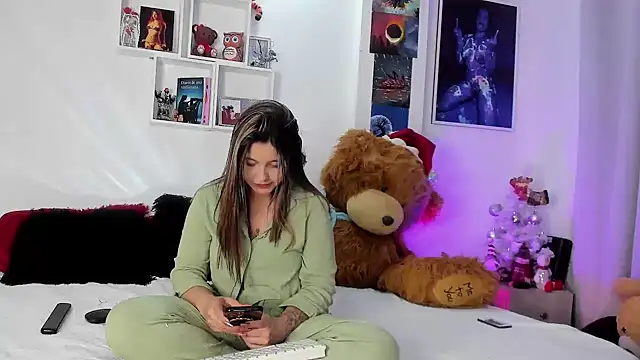 Sarah Jhonson online show from 20, 12, 2024