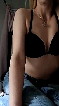 Snapshot of hornymilf00 chatting on 26, 10, 2025 hornymilf00 online show from 26, 10, 2025